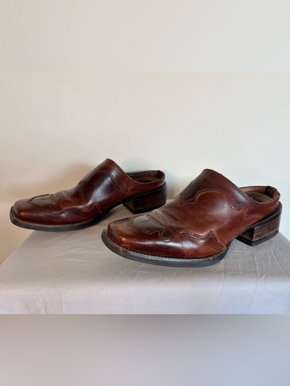 Ariat Women’s Slip-On Western Leather Mules Size 6.5 - Picture 2 of 13